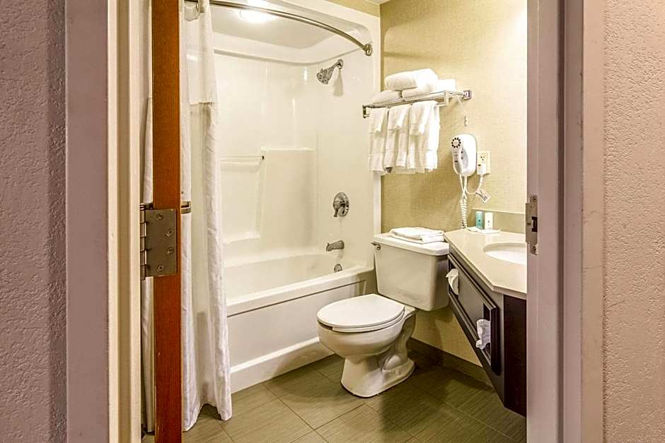 Clarion Inn Cranberry Township