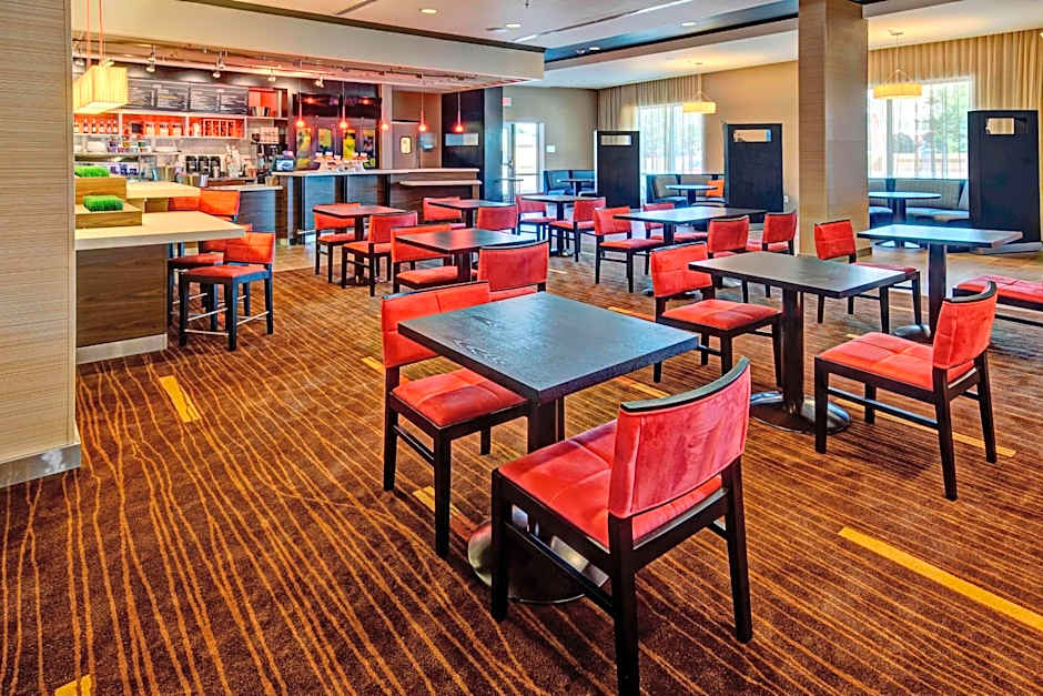 Courtyard by Marriott Westbury Long Island