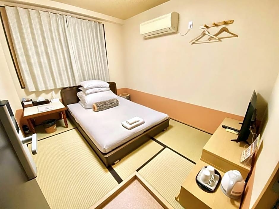 GuestHouse017徳島個室 飲食街中心 阿波踊り会館7分 文理&徳島大学 アスティとくしま車8分