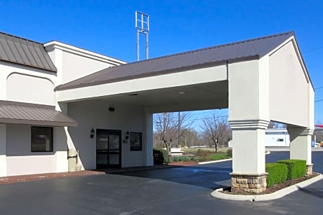 Super 8 by Wyndham Manchester TN