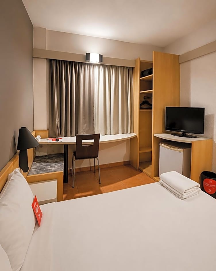 ibis Santos Gonzaga Praia