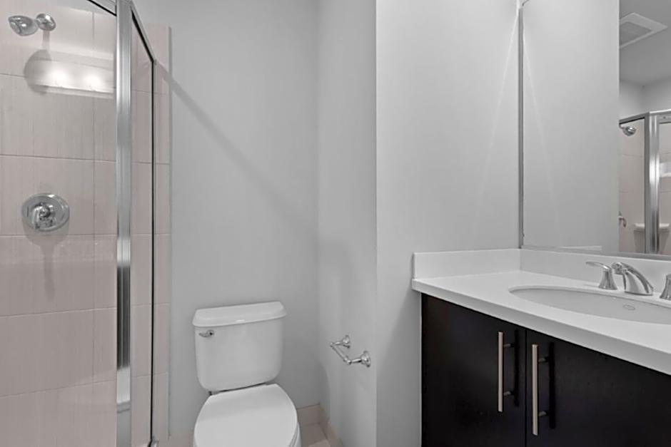 Global Luxury Suites at The White House