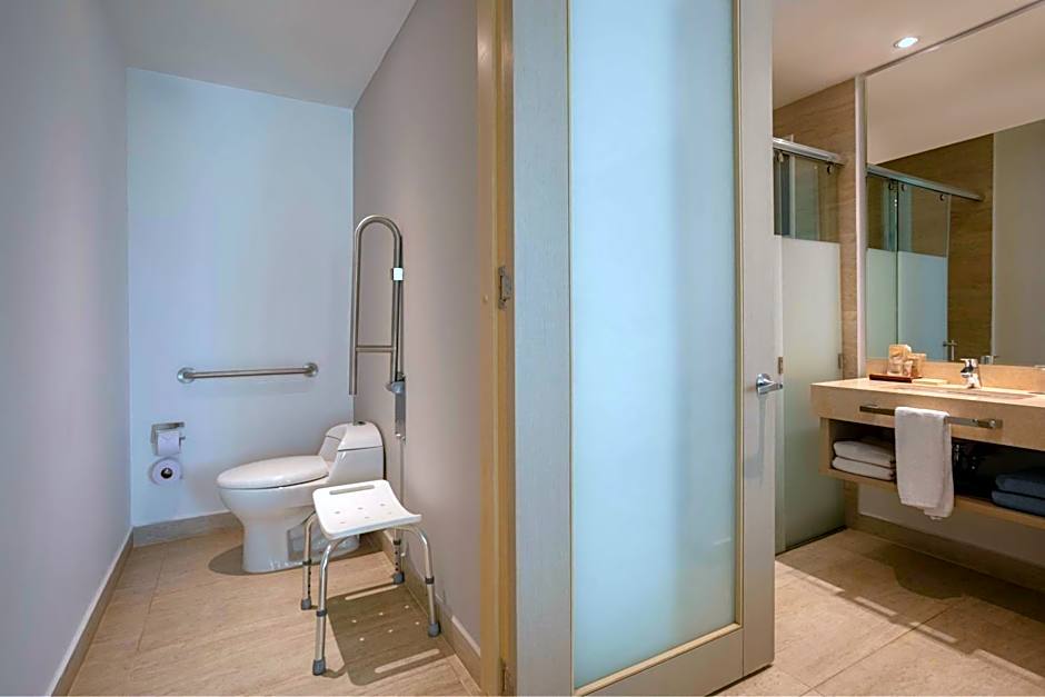 Courtyard By Marriott Santa Marta Resort