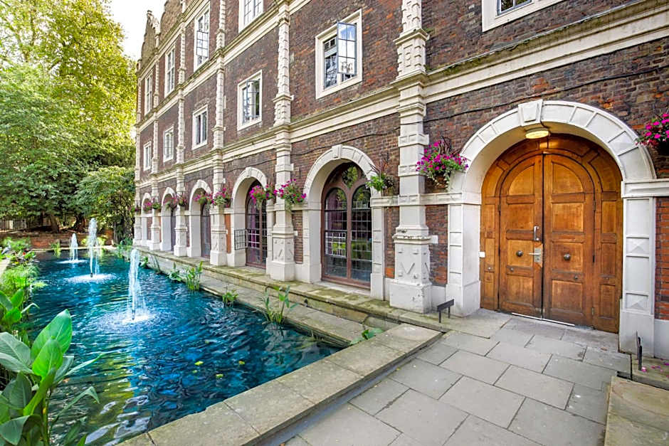 Safestay London Kensington Holland Park