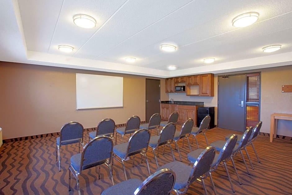 AmericInn by Wyndham Albert Lea