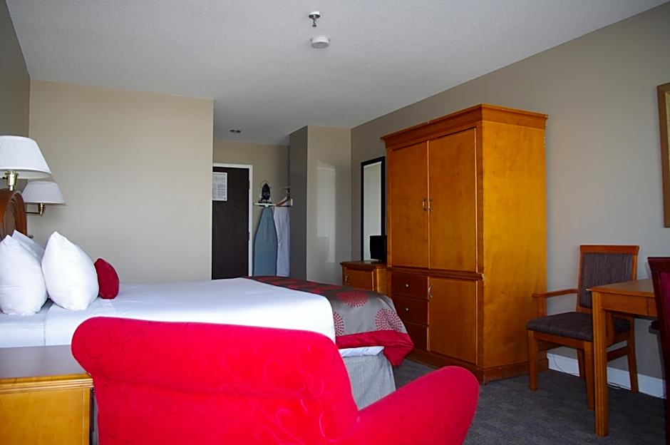 Photo 1 of 5 of Family Suite