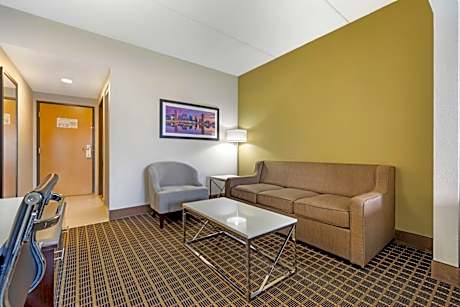 1 King Bed, Studio Suite, Non-Smoking