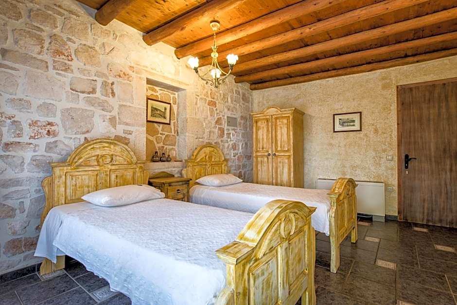 Nobelos Seaside Lodge