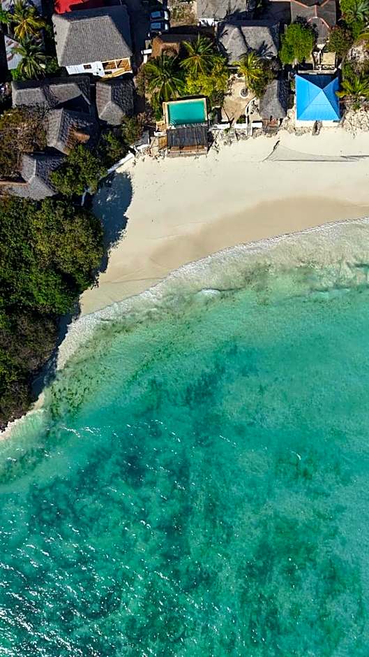 Red Monkey Beach Lodge