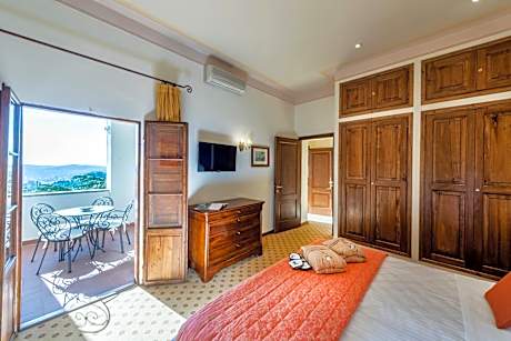 Suite with Balcony