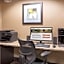 Holiday Inn Express Suites Yankton Hotel By IHG