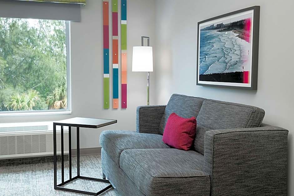 Hampton Inn & Suites Cape Canaveral Cruise Port