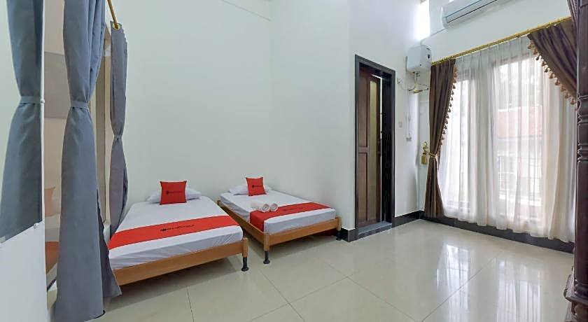 RedDoorz Syariah near Dago Pakar 2