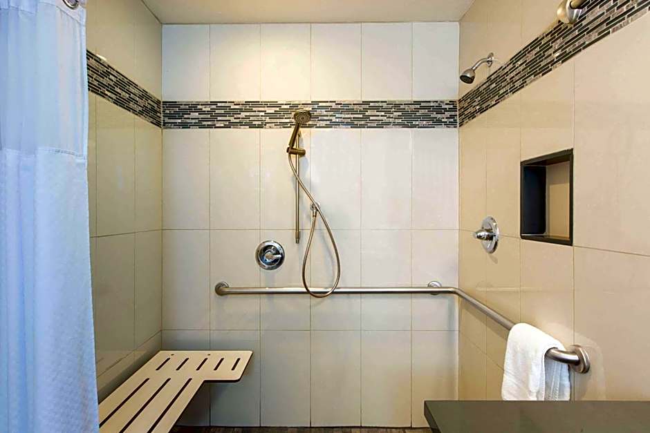 Days Inn by Wyndham Monterey-Fisherman's Wharf Aquarium