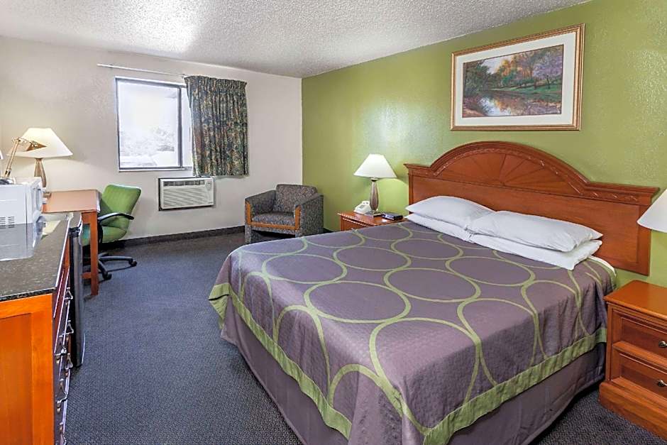 Super 8 by Wyndham Merrillville/Gary Area
