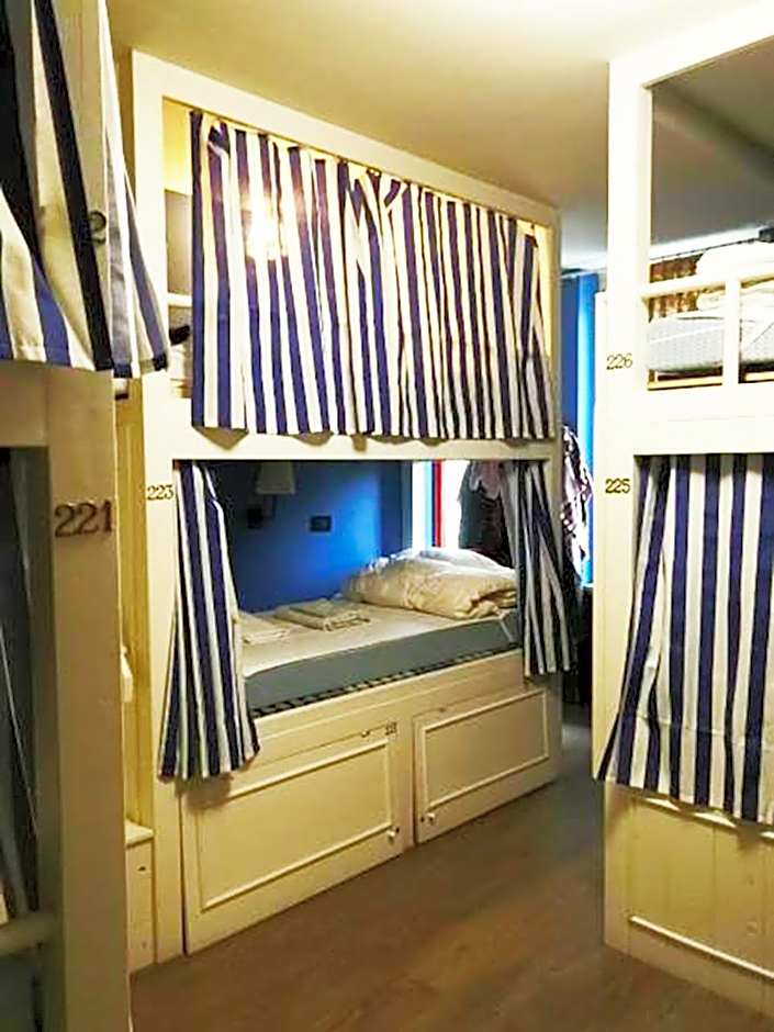 Grand Hostel Coconut