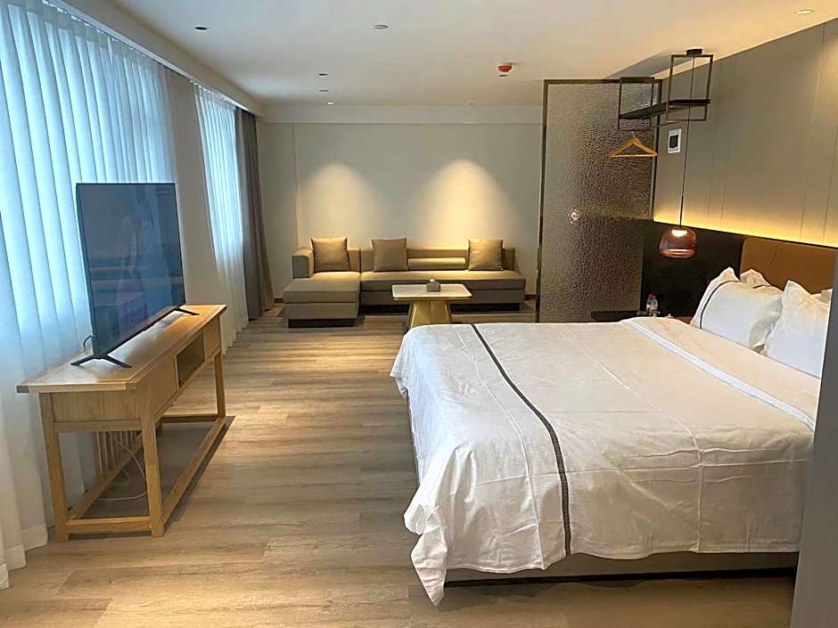 Chongqing Golden View Hotel