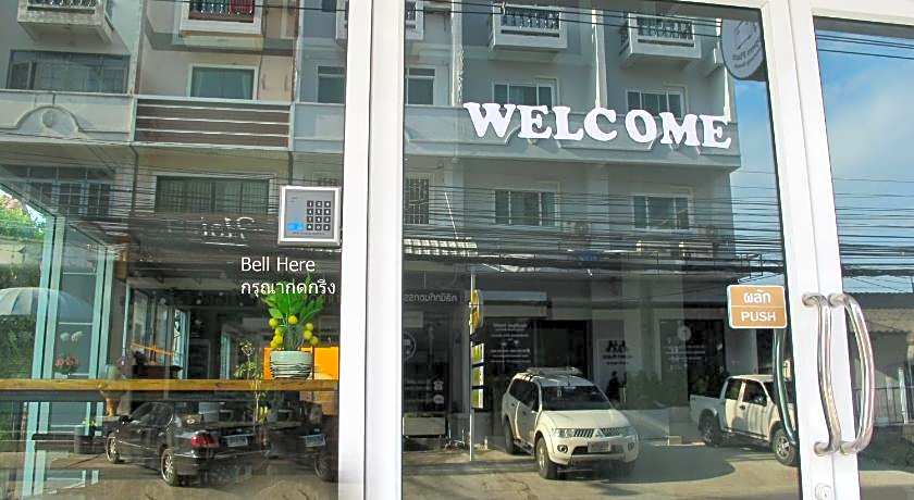 Hoppers Place Donmuang Hostel