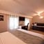 Logis Hotel Le Petit Casset