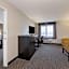 La Quinta Inn & Suites by Wyndham Cleveland Macedonia