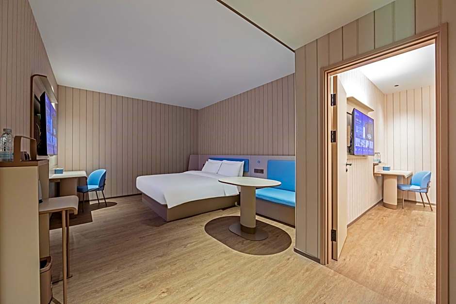 Photo 1 of 5 of Suite