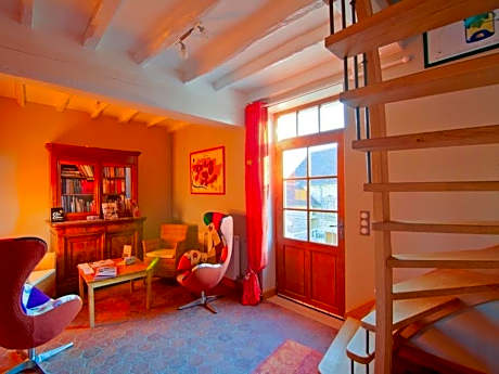 Apartment with Shower