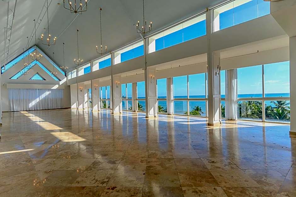 Comfort Inn & Suites Levittown