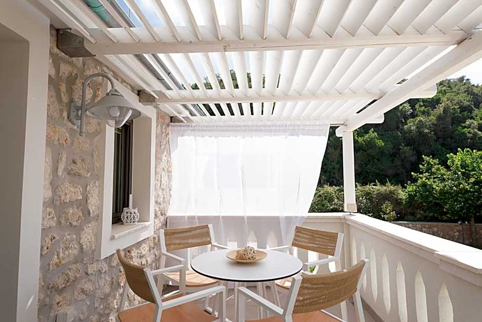 Anemolia Parga Suites