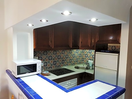 2 BEDROOMS APARTMENT 2 ADULTS + 3 CHILDREN