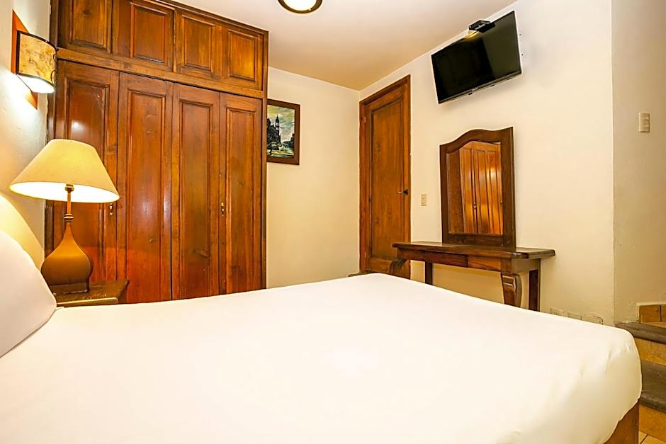 Hotel Casa del Virrey & Suites