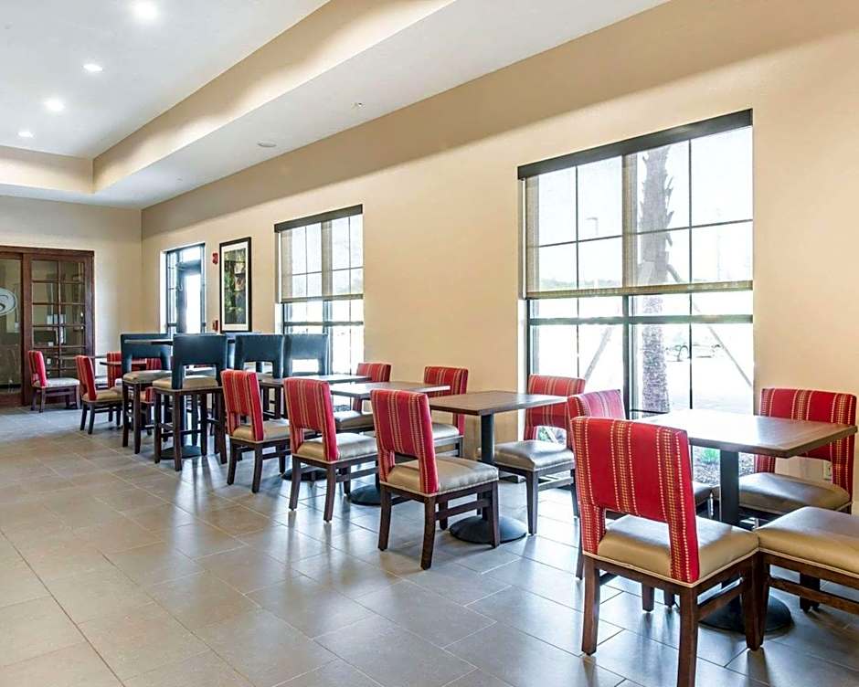 Comfort Suites Dunnellon near Rainbow Springs
