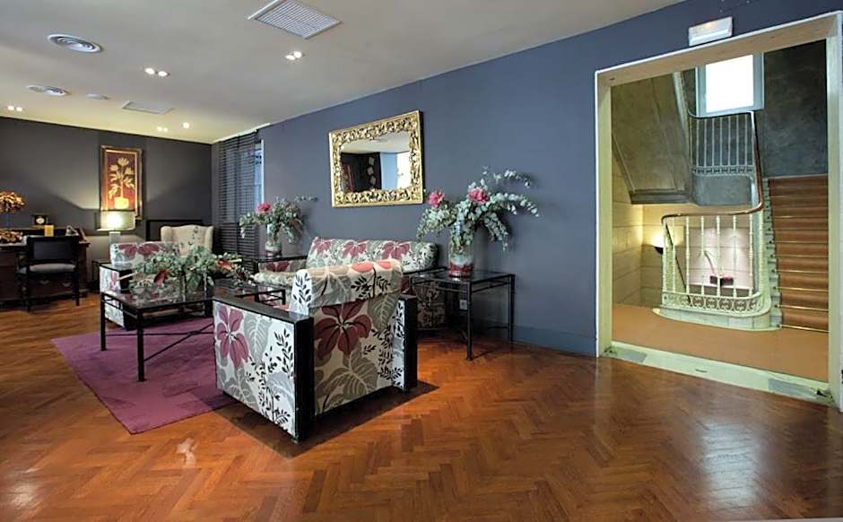 Hotel Moderno Puerta del Sol