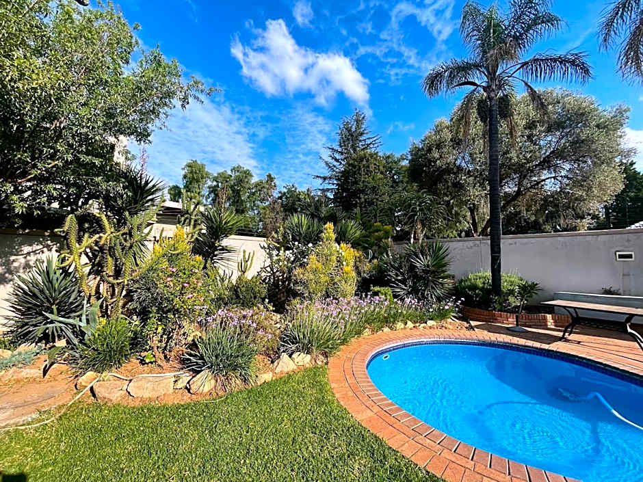 Azinnia Rivonia Guest House