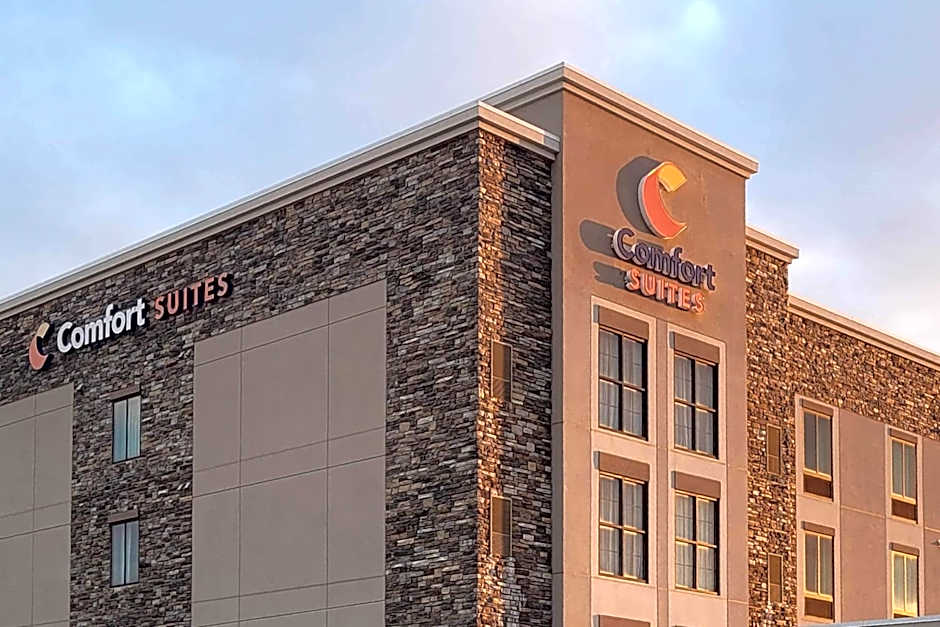 Photo 1 of 36 of Comfort Suites Fargo Medical Center
