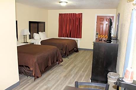 Queen Room with Bath Tub