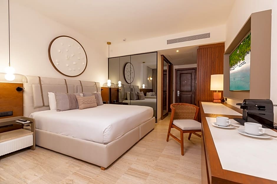 Photo 1 of 4 of Family Suite, Beachfront