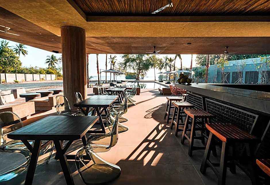 Funny Lion Puerto Princesa