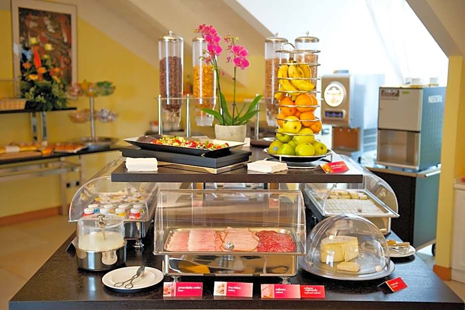 Best Western Crystal Palace Hotel