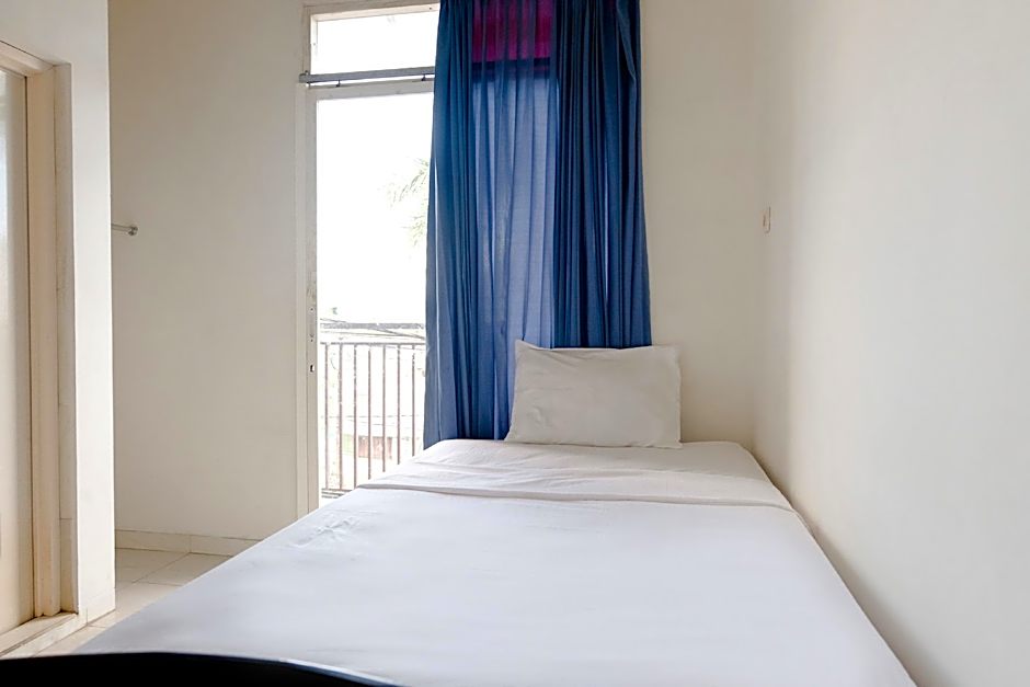 OYO Life 2760 Kost Simpang Borobudur 47