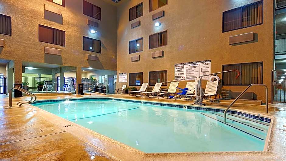 Best Western Plus Park Place Inn - Mini Suites