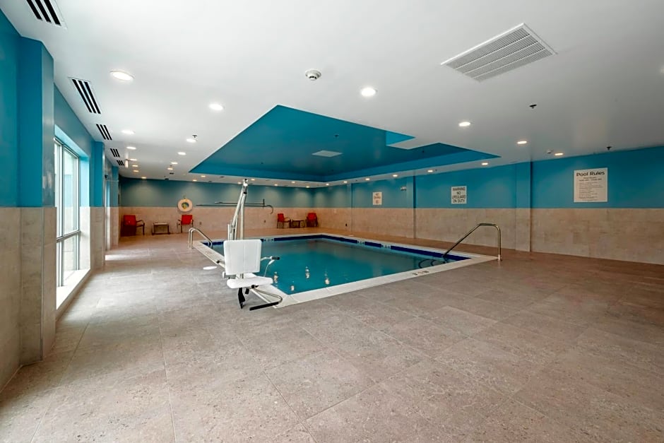 Holiday Inn Express and Suites Staunton By IHG