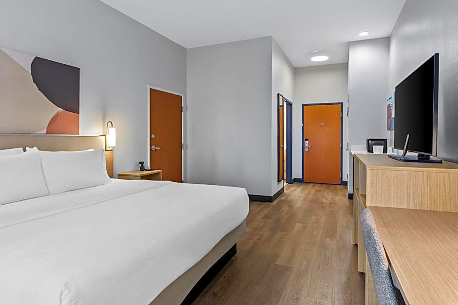 Spark by Hilton Shawnee