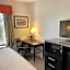 Days Inn & Suites by Wyndham Lakeland