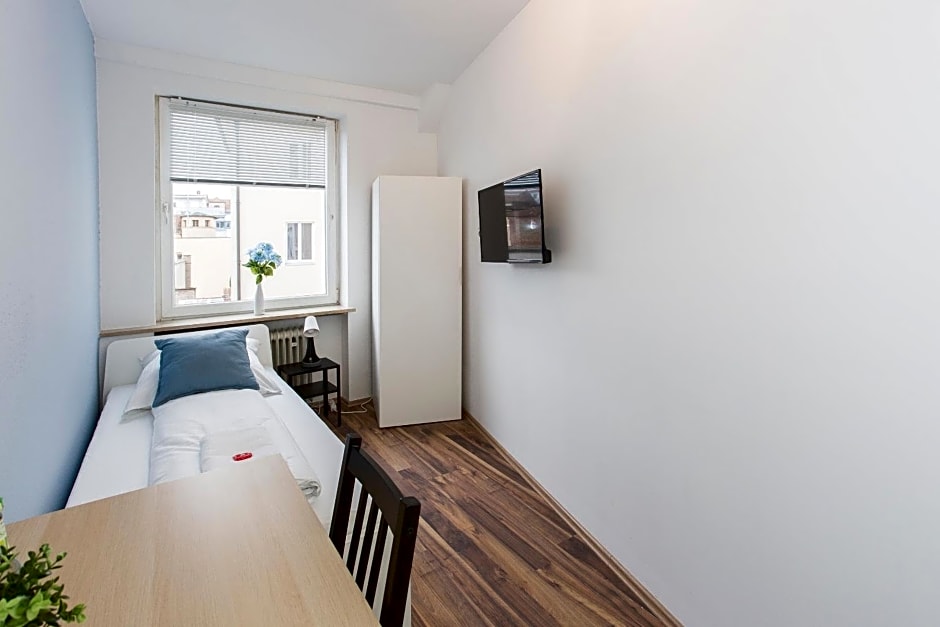 Zentral gelegene Zimmer mit Gemeinschaftsbad und Kuche