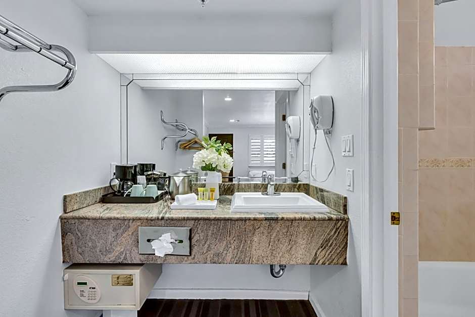 Napa Valley Hotel & Suites