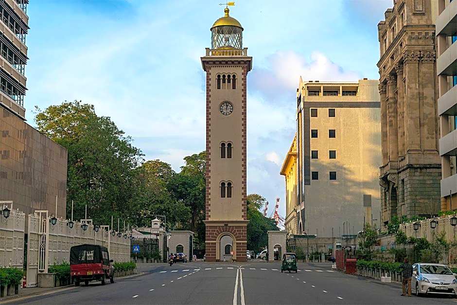 Fairway Colombo - Sri Lanka's First Hotel With Robot Technology