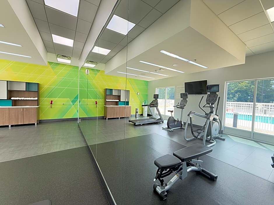 Holiday Inn Hotel And Suites Fayetteville W-Fort Bragg Area By IHG