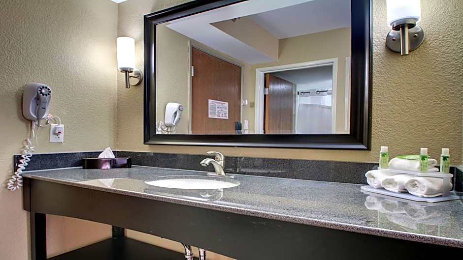Holiday Inn Express & Suites Jackson Downtown - Coliseum By IHG