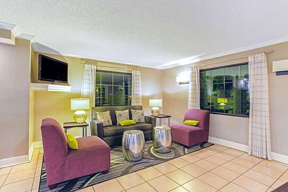 La Quinta Inn & Suites by Wyndham And Conference Center San Angelo