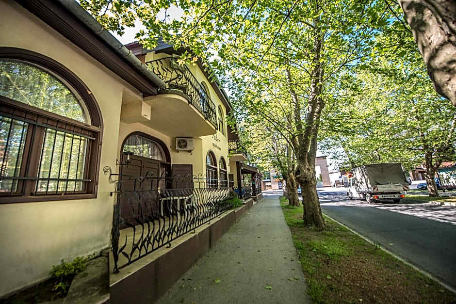 Pater Apartments and Rooms